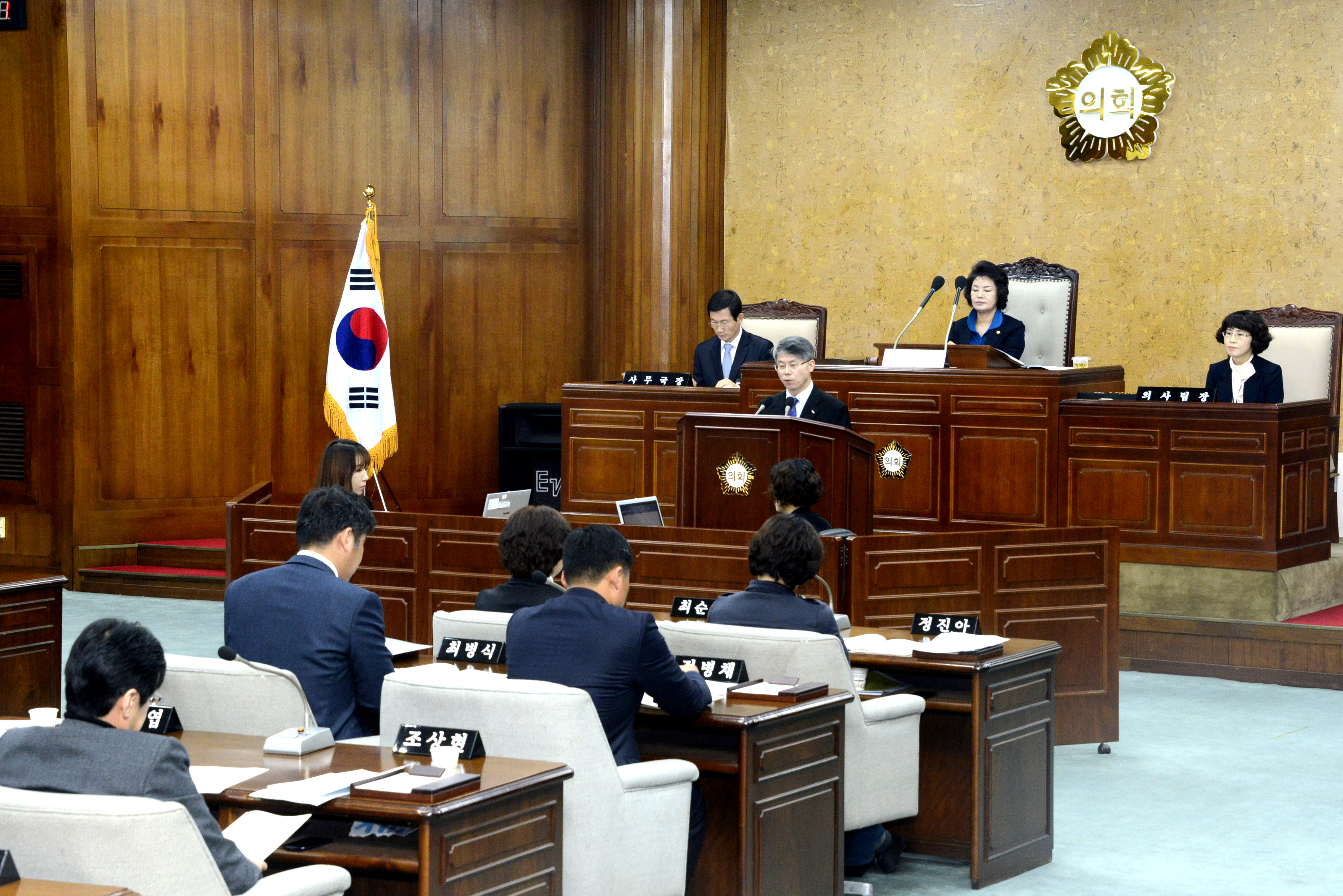 광산구의회 '제212회 정례회 개회' 첨부이미지 : 0000000001_20151124112957_2.jpg