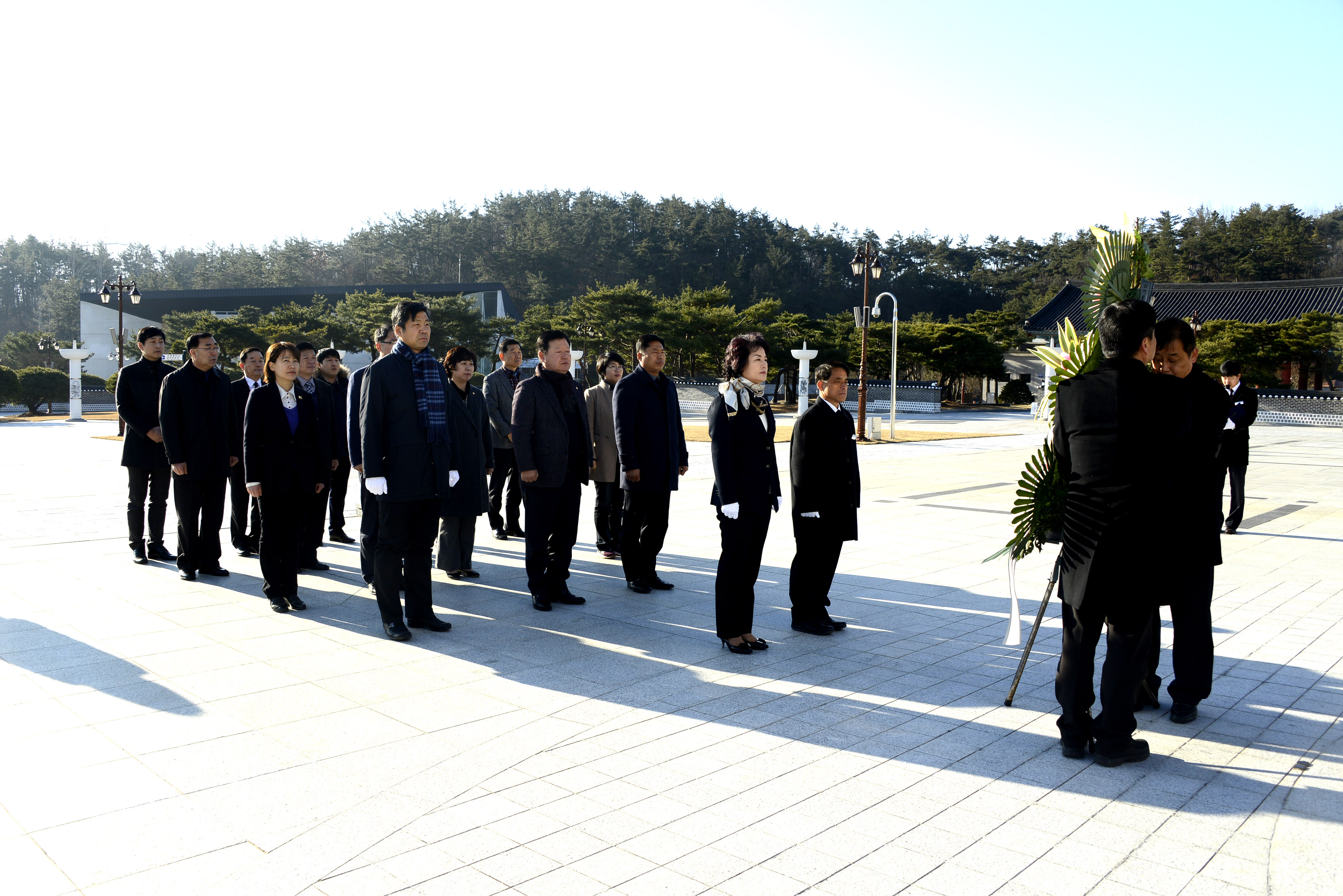 광산구의원들 '국립 5·18묘지 참배' 첨부이미지 : 0000000001_20160112144521_0.jpg