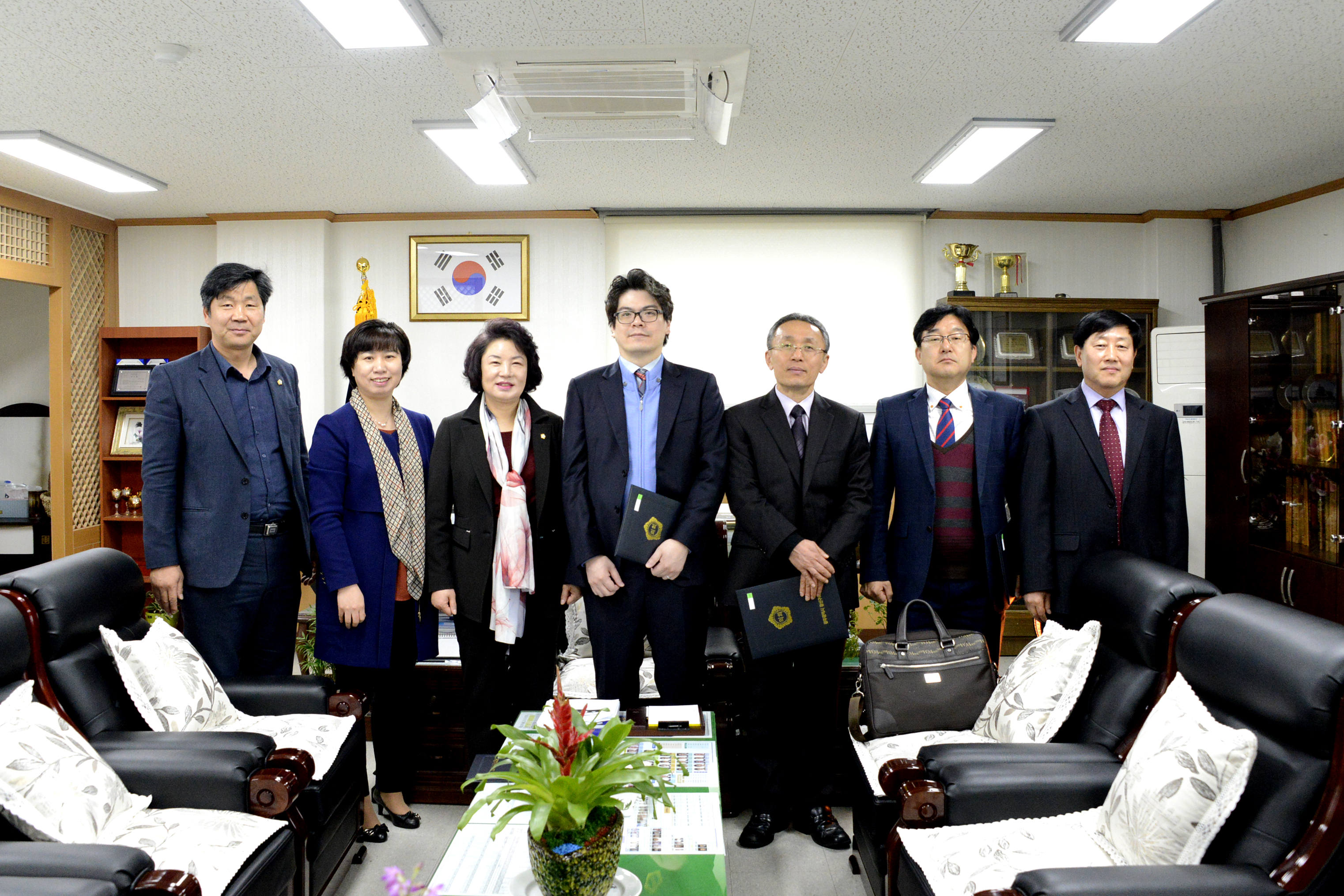 광산구의회 ‘2015 결산검사위원' 위촉 첨부이미지 : 0000000001_20160318141539_0.jpg