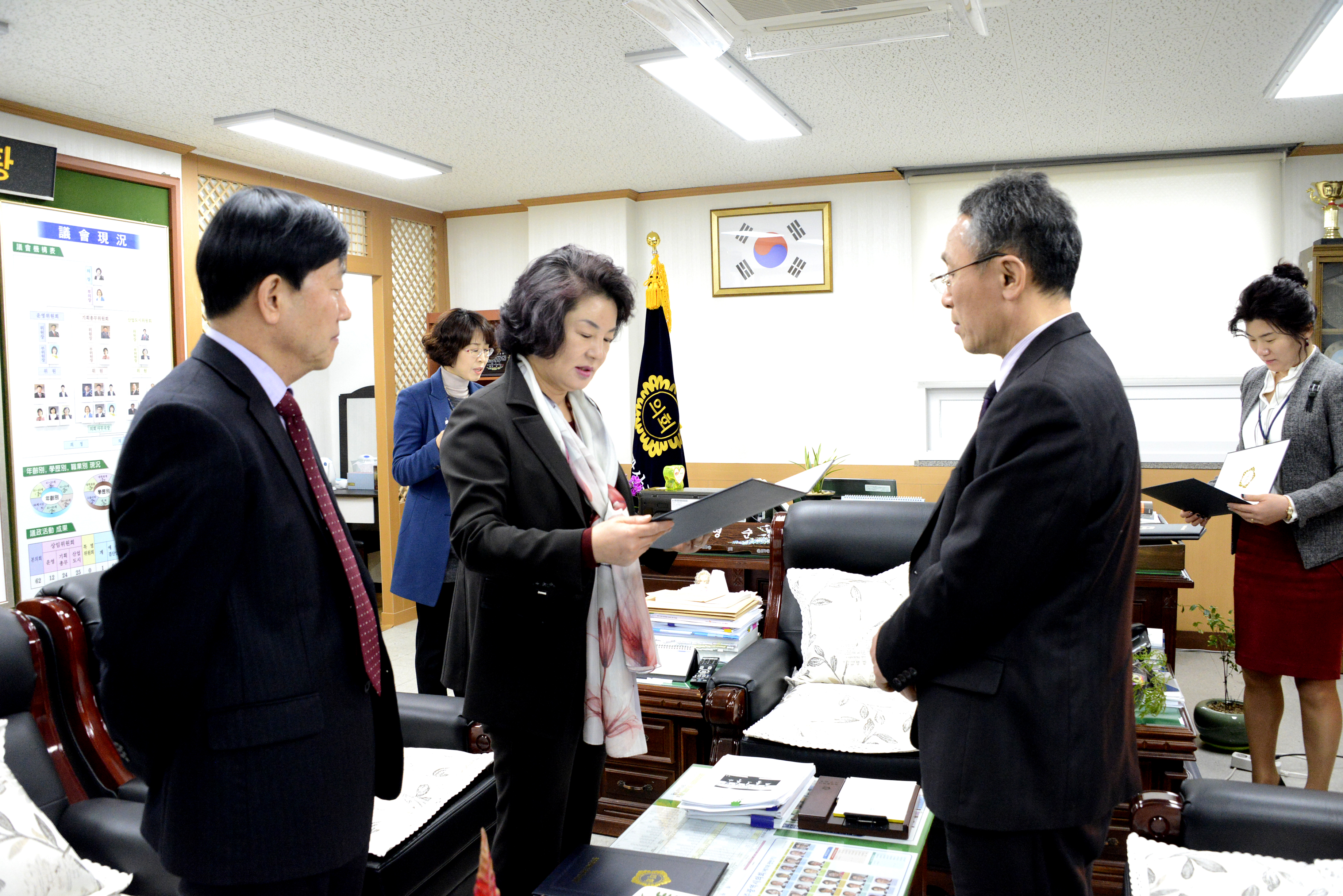 광산구의회 ‘2015 결산검사위원' 위촉 첨부이미지 : 0000000001_20160318141541_1.jpg