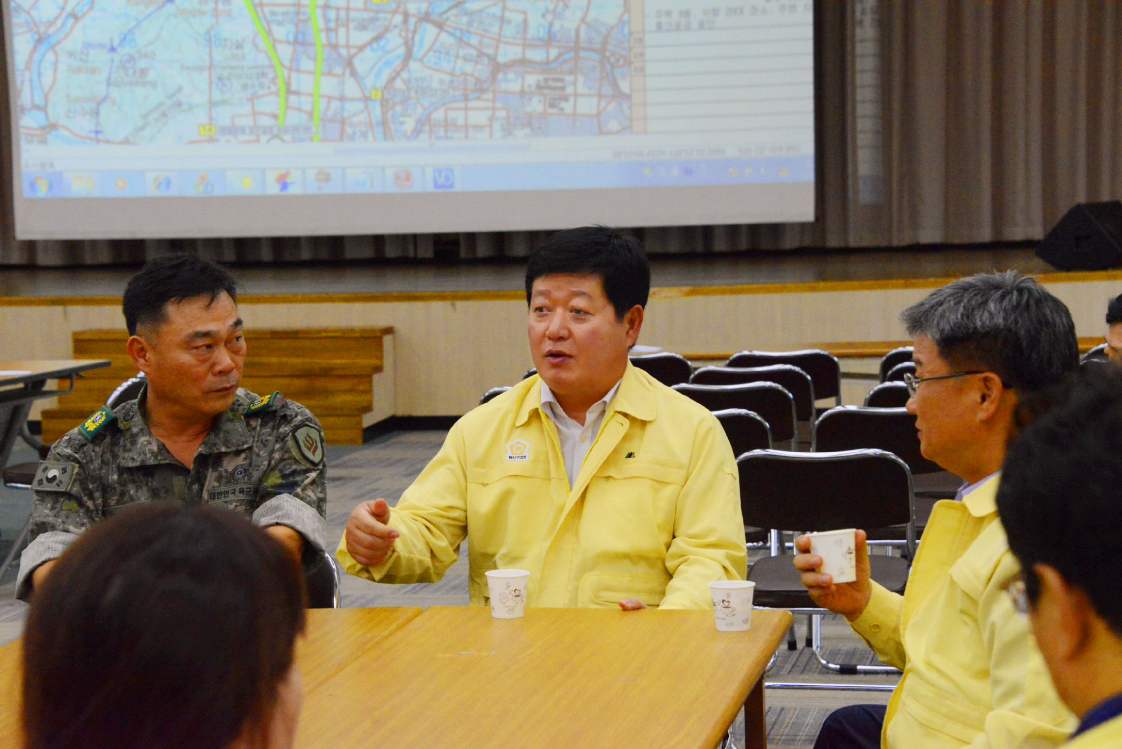 조승유 의장, 을지연습 상황실 격려 방문 첨부이미지 : 0000000001_20170823151925_2.jpg