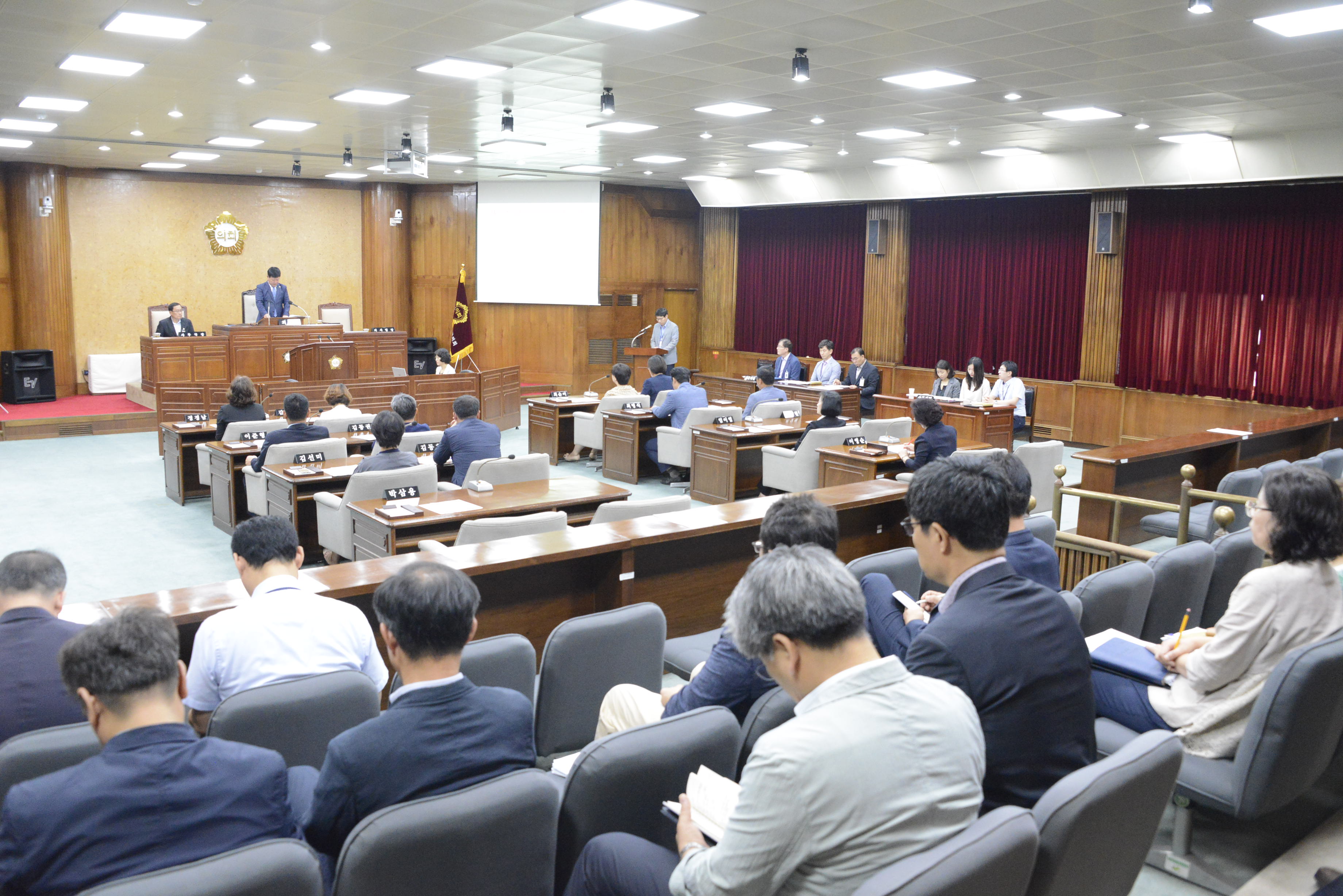 광산구의회 ‘제232회 임시회 개회’ 첨부이미지 : 0000000001_20170911115359_0.jpg