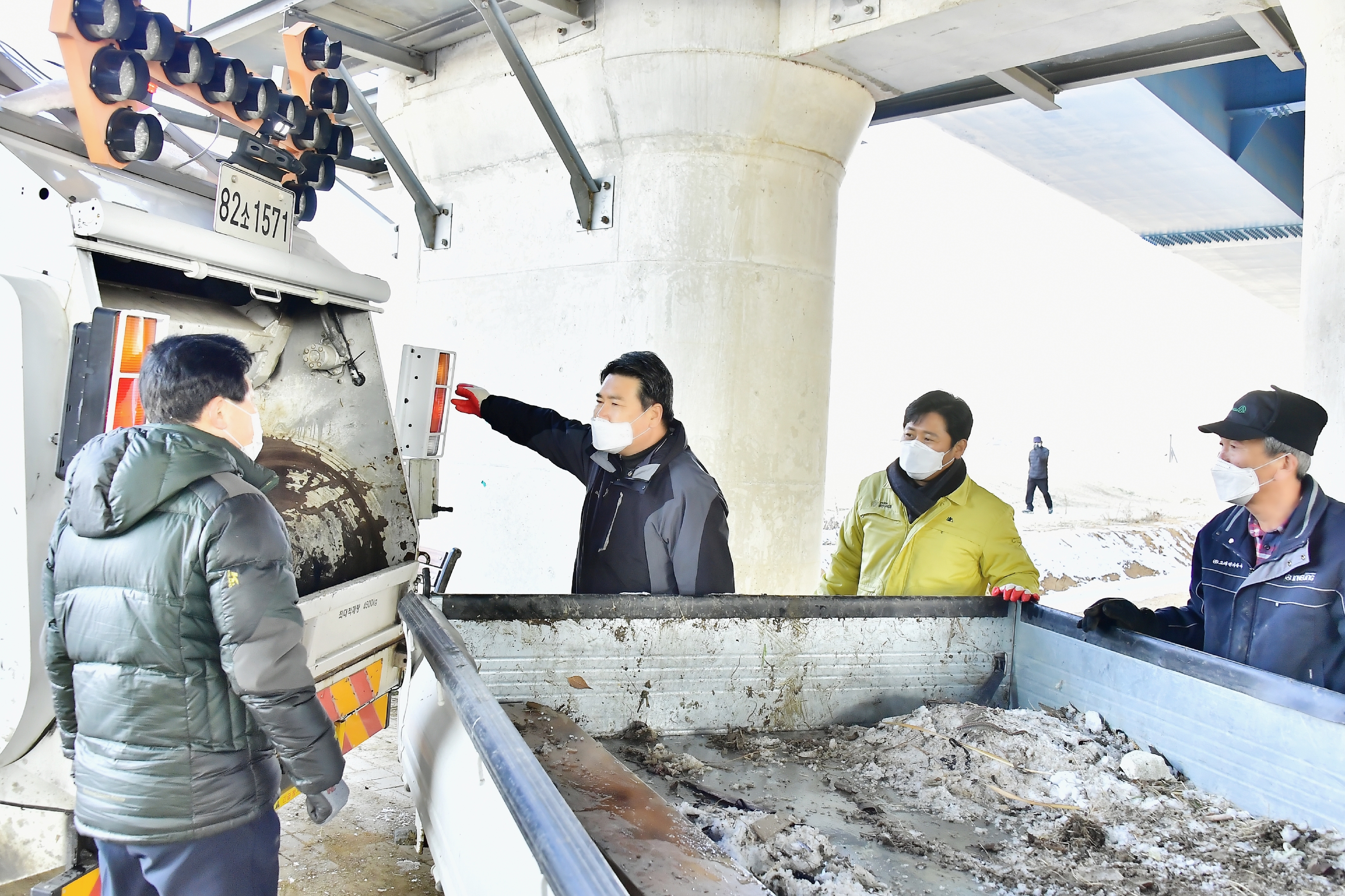 광산구의회, 시무식 대신 장록습지 환경정화 활동 첨부이미지 : 0000000001_20210105174110_0.jpg