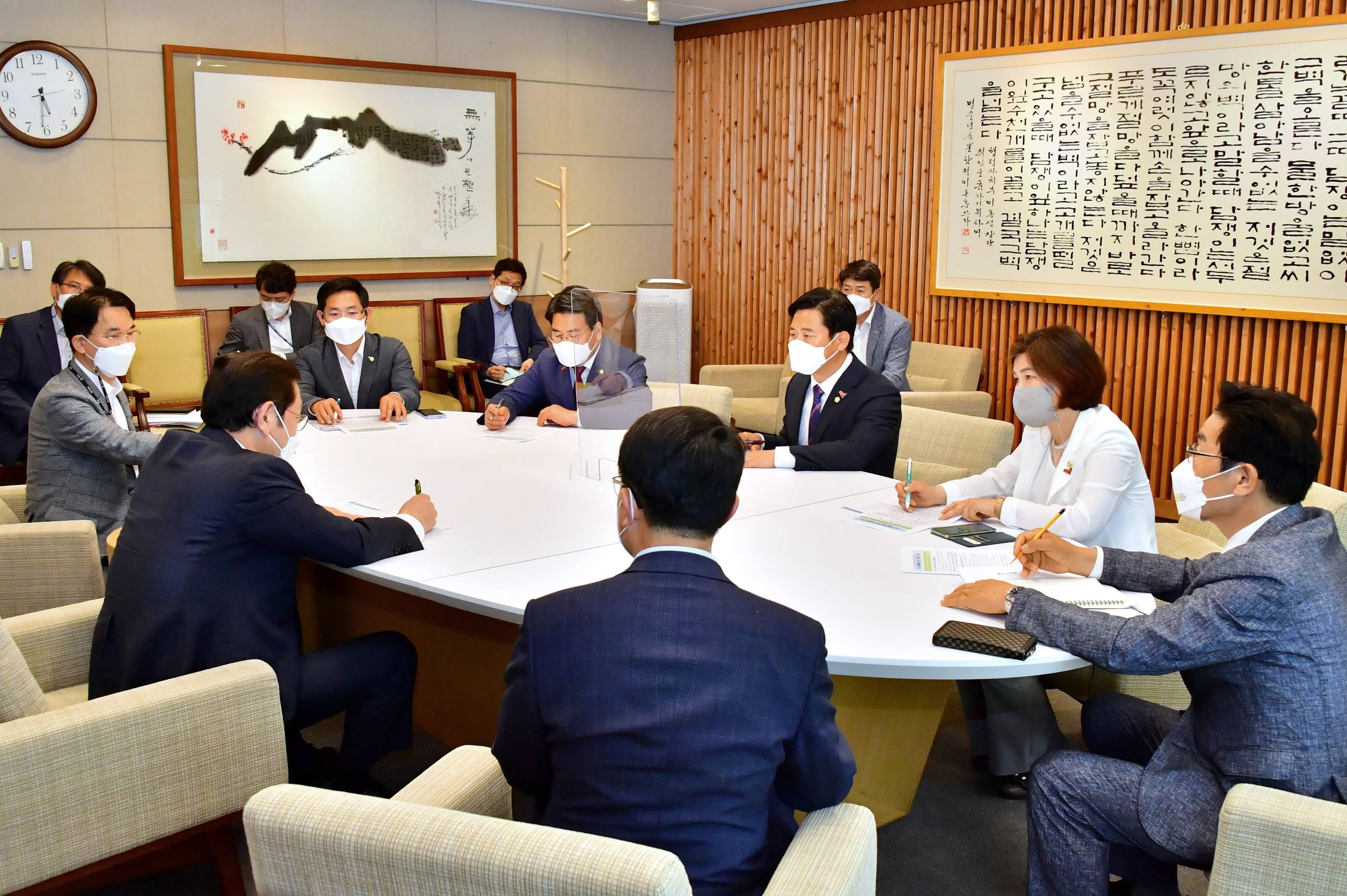광산구의회, 평동산단 폐기물 처리시설 부지 매각 관련 이용섭 시장과 면담 첨부이미지 : 0000000001_20210517165413_1.JPG